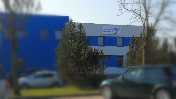 „Jonavos vandenys“ užtikrina vandens kokybę, atsiprašo dėl komunikacijos