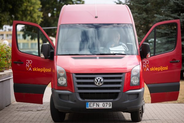 Jonavos įmonių darbuotojai vakcinuojami darbo vietose