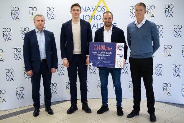 FK „Jonava“ klubui įteikta savivaldybės premija