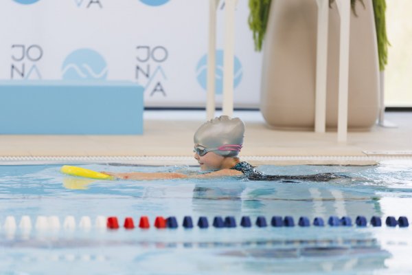 Jonavos baseine – pirmieji plaukti išmokę pradinukai