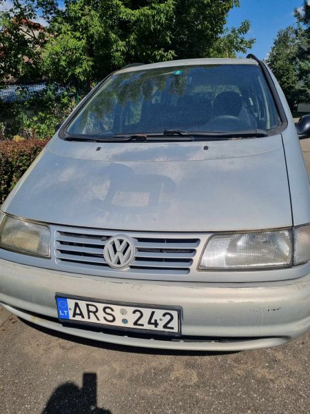 Automobilio VW SHARAN pardavimas viešo aukciono būdu 