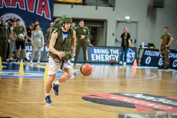 Lietuvos kariuomenės dienos proga NKL lyderiai mes iššūkį Jonavos klubui